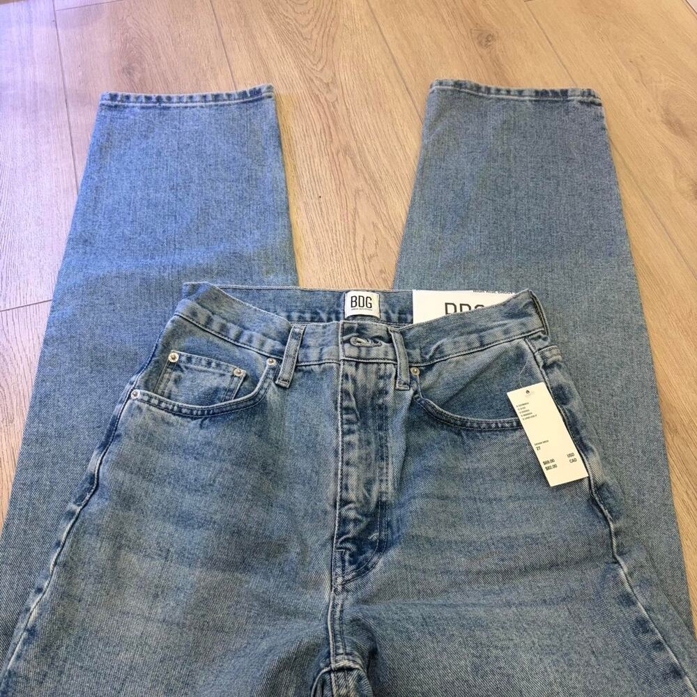 NWT BDG High Waisted Baggy Straight Leg Blue Jeans Size 27
